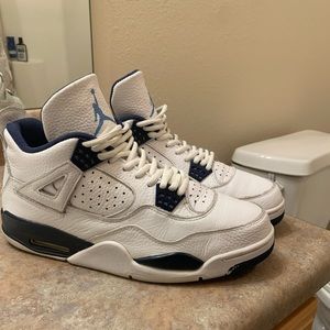 Jordan 4 Legend Blues